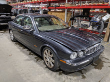 Load image into Gallery viewer, Radio Jaguar XJ8 2004 04 2005 05 2006 06 2007 07 AM FM CD - NW232134
