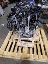 Load image into Gallery viewer, TRANSFER CASE Volvo V60 V70 2007 07 2008 08 2009 09 2010 10 2011 11 - NW275071
