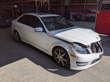 Load image into Gallery viewer, POWER STEERING PUMP C250 C300 C350 C63 E300 E350 E400 E550 E63 12-14 - NW344637
