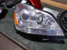Load image into Gallery viewer, RADIATOR FAN ASSEMBLY Gl320 Gl350 Gl450 Gl550 ML320 ML350 07-12 - NW246851
