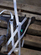 Load image into Gallery viewer, Fuse Box Pontiac Solstice 2006 - NW486451
