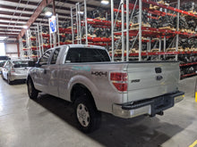 Load image into Gallery viewer, Fuse Box  FORD F150 PICKUP 2010 - NW233032
