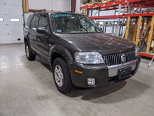 Load image into Gallery viewer, Fuse Box Mercury Mariner 2007 - NW247163
