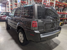 Load image into Gallery viewer, Fuse Box Mercury Mariner 2007 - NW247163
