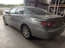 Load image into Gallery viewer, CV AXLE SHAFT Lexus ES330 ES300 2002 02 2003 03 2004 04 2005 05 06 Right - NW225318
