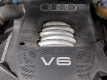 Load image into Gallery viewer, REAR WIPER MOTOR Audi A4 A6 S4 S6 Passat 98 99 00 - 04 - NW257301
