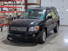 Load image into Gallery viewer, FUSE BOX Toyota Highlander 2006 06 2007 07 - NW264343
