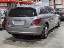 Load image into Gallery viewer, INTERIOR REAR VIEW MIRROR Mercedes-Benz R350 R500 2006 06 - NW266233
