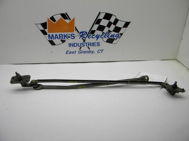 Windshield Wiper Transmission  SUBARU PASS. 1985 - MRK30612