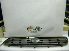 Load image into Gallery viewer, Grille Chevrolet Malibu 1999 - MRK35384
