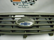 Load image into Gallery viewer, Grille Chevrolet Malibu 1999 - MRK35384
