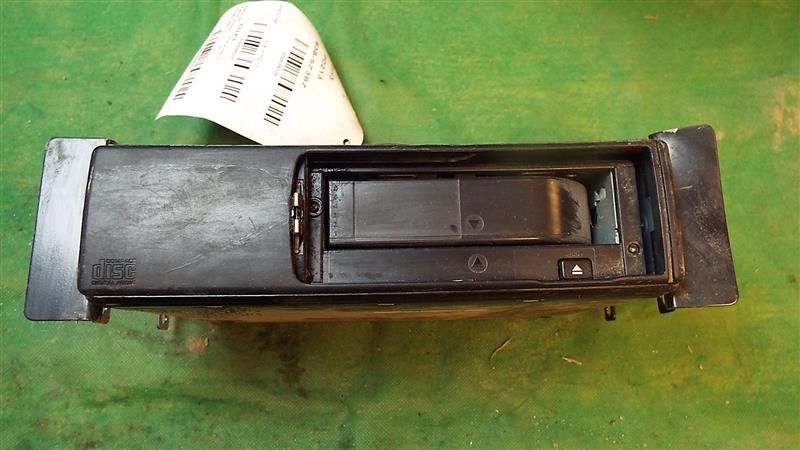 CD CHANGER Audi A4 A6 A8 1997 97 98 99 00 01 02 03 - 05 - MM38334