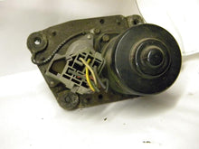 Load image into Gallery viewer, Windshield Wiper Motor Ford Taurus 1986 - MRK39566
