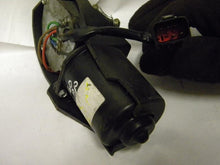 Load image into Gallery viewer, WINDSHIELD WIPER MOTOR Jeep Grand Cherokee 99 00 01 02 03 04 - MRK39596
