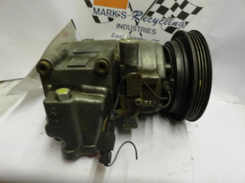AC COMPRESSOR Elantra Tiburon 1998 98 99 00 01 - MRK44447