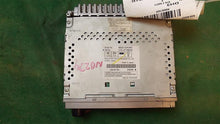 Load image into Gallery viewer, Radio AM FM CD Subaru Forester 2007 07 2008 08 - MM51520
