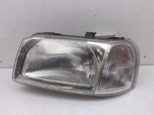 Load image into Gallery viewer, HEADLIGHT LAMP ASSEMBLY Freelander 2002 02 2003 03 Left - MRK101470
