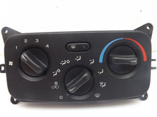 Load image into Gallery viewer, Temperature Controls Jeep Liberty 2002 - MRK106786
