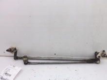Load image into Gallery viewer, WINDSHIELD WIPER TRANSMISSION Tracker Sunrunner 1999-2004 - MRK125678
