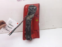Load image into Gallery viewer, TAIL LIGHT LAMP ASSEMBLY Rover Disco II Disco SD Discovery 99-00 Right - MRK128911
