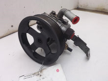 Load image into Gallery viewer, Power Steering Pump Pontiac Vibe 2003 - MRK135443
