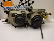 Load image into Gallery viewer, HEADLIGHT LAMP ASSEMBLY Saab 9-5 1999 99 2000 00 2001 01 Right - MRK149096
