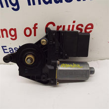 Load image into Gallery viewer, Power Window Motor Volkswagen Passat 2001 - MRK154119

