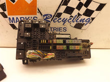 Load image into Gallery viewer, Fuse Box Dodge Dakota 2003 - MRK155558
