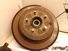 Load image into Gallery viewer, REAR HUB WITH SPINDLE Nissan Murano 03 04 05 06 07 Left - MRK157568
