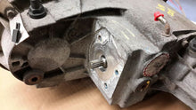 Load image into Gallery viewer, [INVENTORYCAR_YEAR_MAKE_MODEL] TRANSFER CASE - CTL159025
