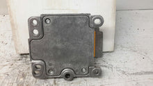 Load image into Gallery viewer, AIR BAG COMPUTER SAAB 9-5 1999 99 2000 00 2001 01 - CTL159762
