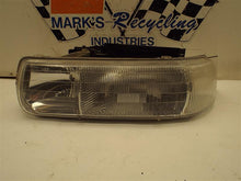 Load image into Gallery viewer, HEADLIGHT LAMP ASSEMBLY Silverado 1500 Pickup Silverado 2500 99-06 Left - MRK160570
