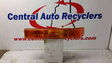 Load image into Gallery viewer, PARKLAMP Blazer S10 S15 Sonoma 1998 98 1999 99 00 01 02 03 04 05 Left - CTL162748
