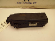Load image into Gallery viewer, Fuse Box Jeep Liberty 2004 - MRK170755
