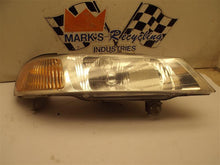 Load image into Gallery viewer, HEADLIGHT LAMP ASSEMBLY Honda Odyssey 99 00 01 02 03 04 Right - MRK172664

