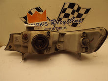 Load image into Gallery viewer, HEADLIGHT LAMP ASSEMBLY Honda Odyssey 99 00 01 02 03 04 Right - MRK172664
