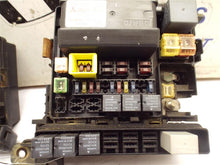 Load image into Gallery viewer, Fuse Box Mitsubishi Galant 2002 - MRK172730
