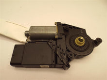 Load image into Gallery viewer, Power Window Motor Volkswagen Passat 2001 - MRK172998
