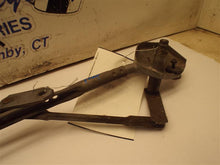 Load image into Gallery viewer, WINDSHIELD WIPER TRANSMISSION PT Cruiser 01 02 03 04 05 - MRK174683
