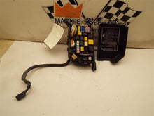 Load image into Gallery viewer, Fuse Box Hyundai Elantra 2003 - MRK175238
