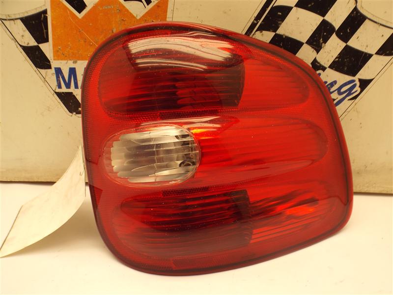 1997-1999 Ford F150 Pickup TAIL LIGHT LAMP Right - MRK176421