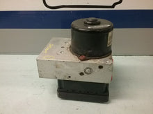 Load image into Gallery viewer, ABS PUMP Volvo S60 V70 S80 2002 02 - CTL179498
