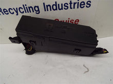 Load image into Gallery viewer, FUSE BOX Mazda Tribute 2005 05 2006 06 - MRK179951
