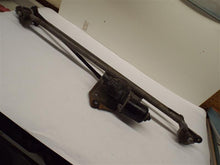 Load image into Gallery viewer, WINDSHIELD WIPER MOTOR Jeep Commander 2006 06 2007 07 - MRK189959
