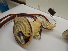 Load image into Gallery viewer, Fuel Pump Dodge Magnum 2005 - MRK190912
