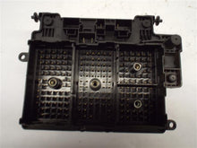 Load image into Gallery viewer, Fuse Box  SIERRA 1500 PICKUP 2001 - MRK192441
