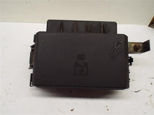 Load image into Gallery viewer, Fuse Box Chrysler 300 2005 - MRK193359
