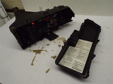 Load image into Gallery viewer, FUSE BOX Volvo C70 S60 S70 S80 V70 XC70 2001 01 2002 02 - MRK195687
