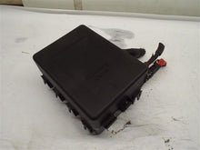 Load image into Gallery viewer, Fuse Box Chevrolet Tahoe 2000 - MRK196278
