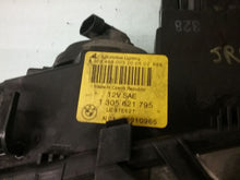 Load image into Gallery viewer, HEADLIGHT LAMP ASSEMBLY 320i 325ci 325i 330ci 330i 330xi 02-05 Right - CTL200008
